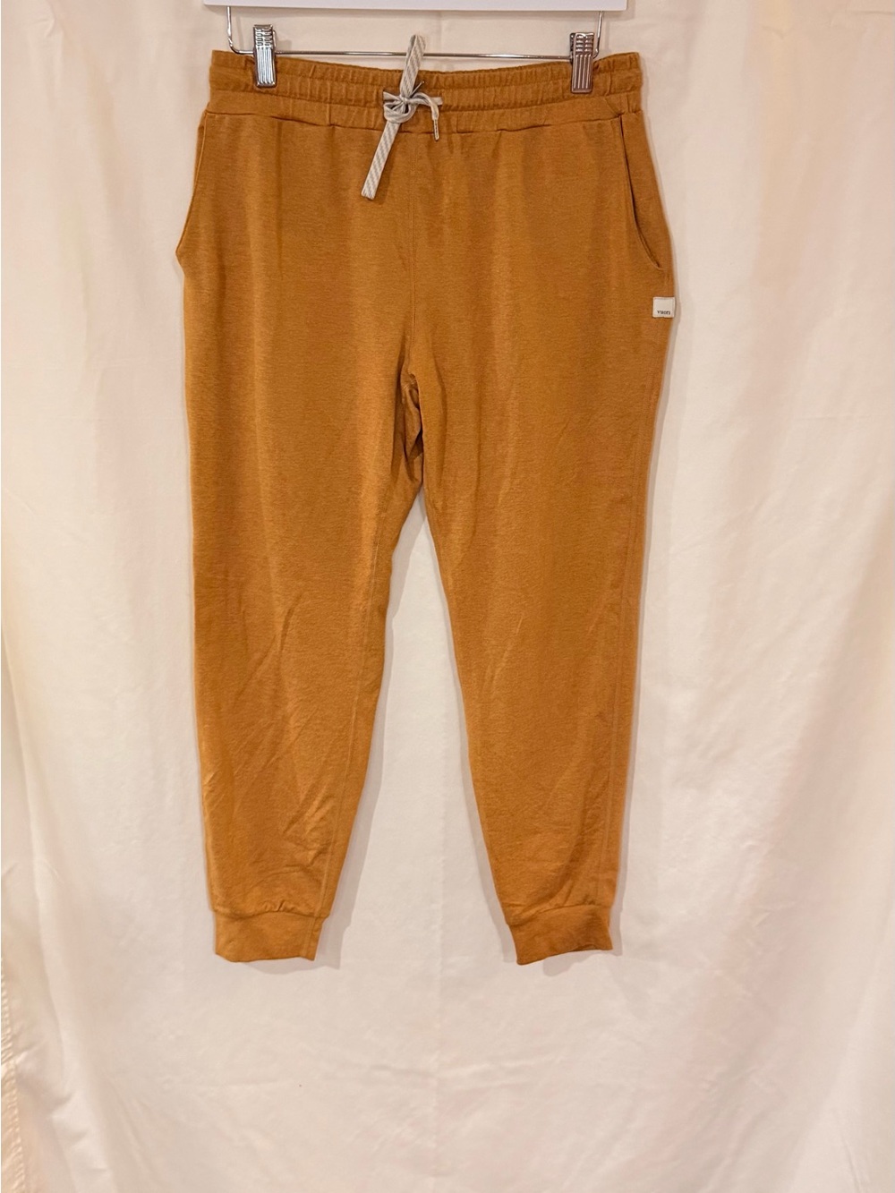 Vuori Women's Track Joggers in Rust